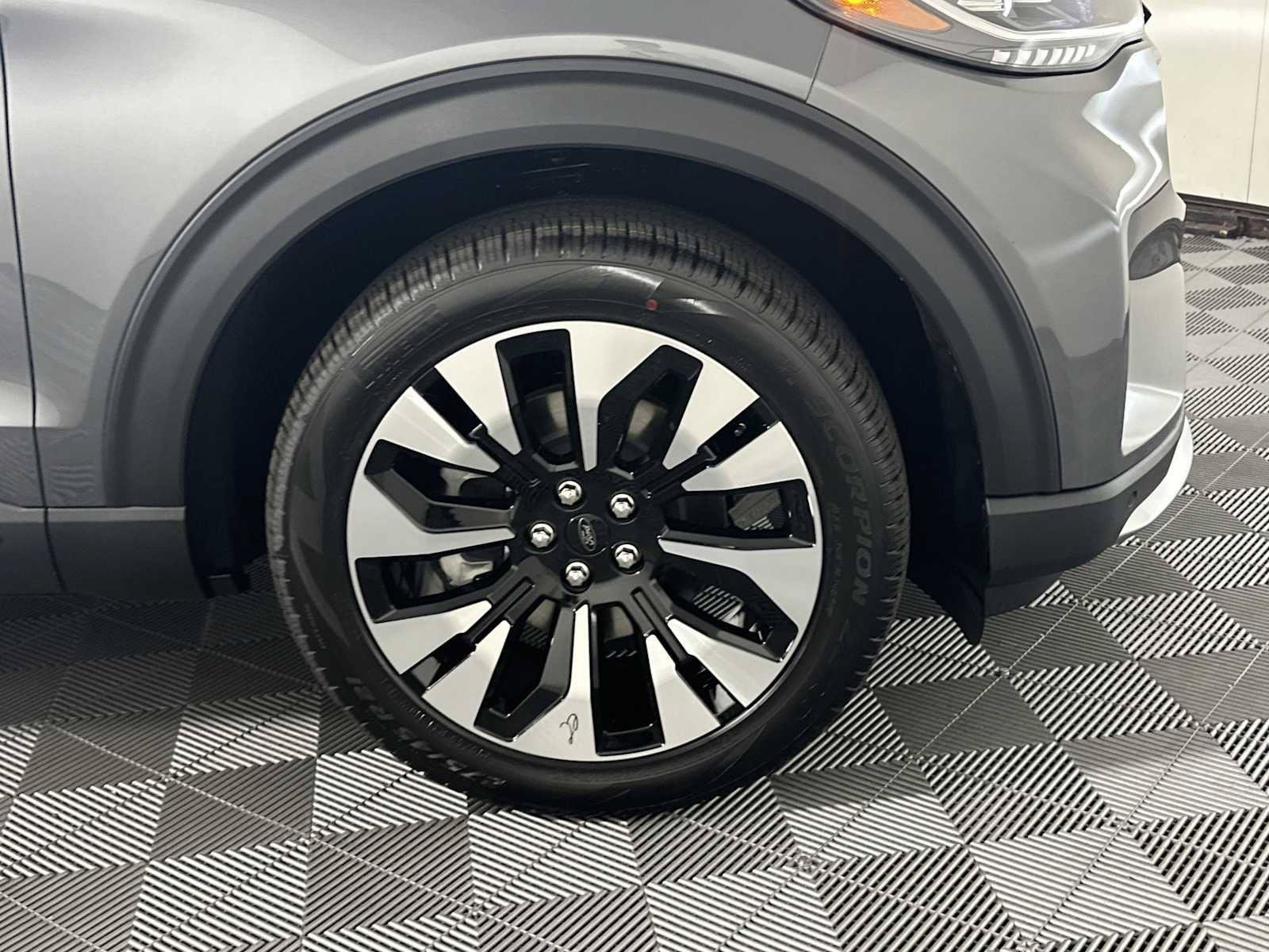 New 2026 Ford Explorer Platinum w/ LUX Leather Package AWD/4WD image 14