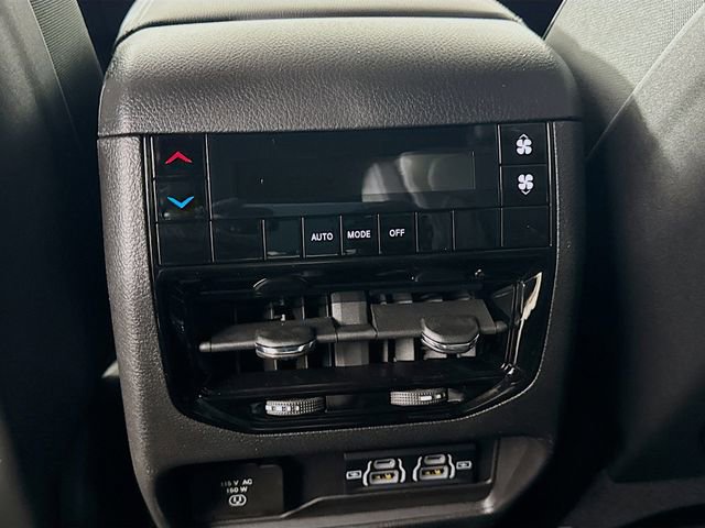 New 2025 Jeep Grand Cherokee L Laredo image 27