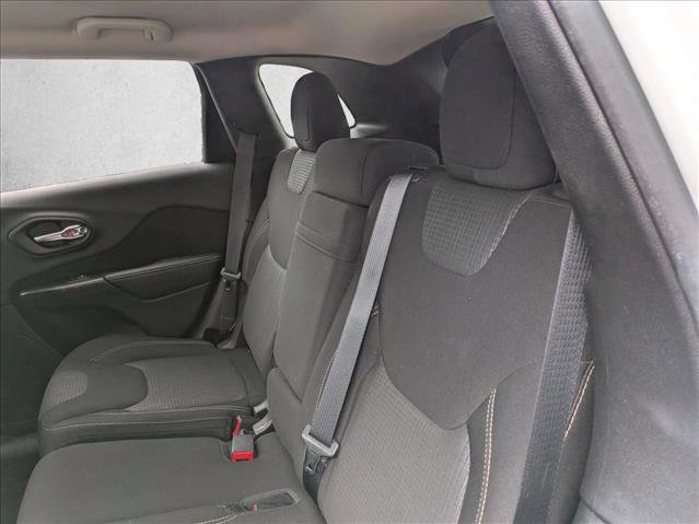 Used 2016 Jeep Cherokee Latitude image 26