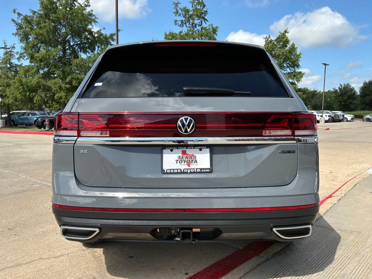 Used 2026 Volkswagen Atlas SE AWD/4WD image 7