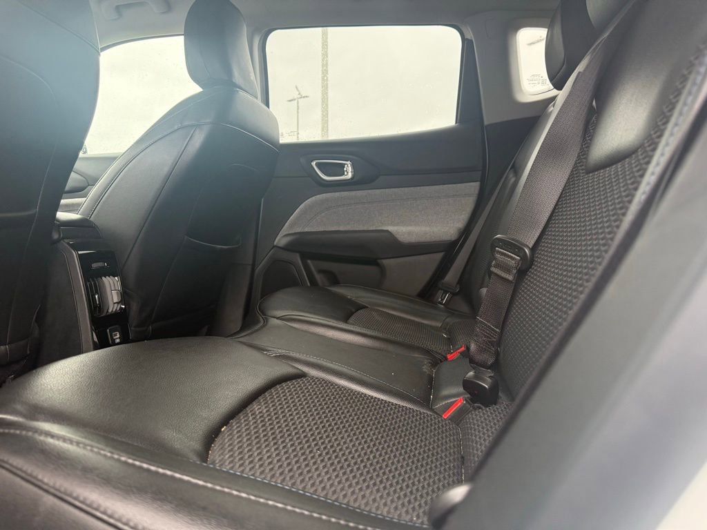 Used 2022 Jeep Compass Latitude image 23