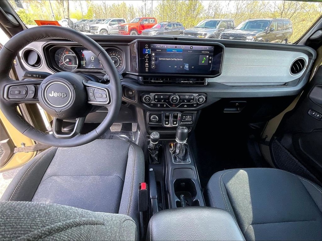 Used 2025 Jeep Wrangler Sport AWD/4WD image 20