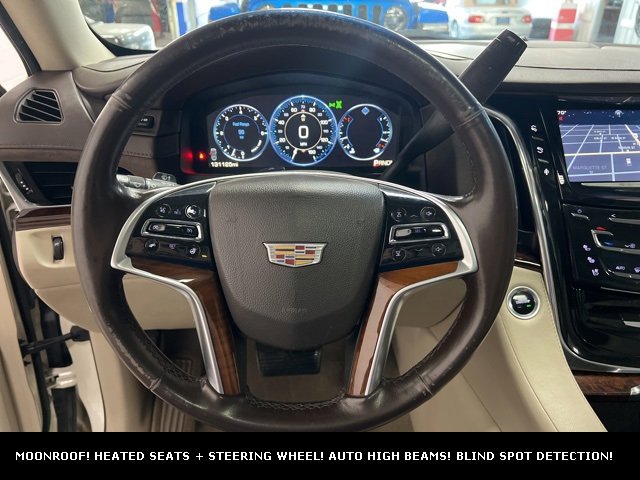 Used 2015 Cadillac Escalade Luxury image 21