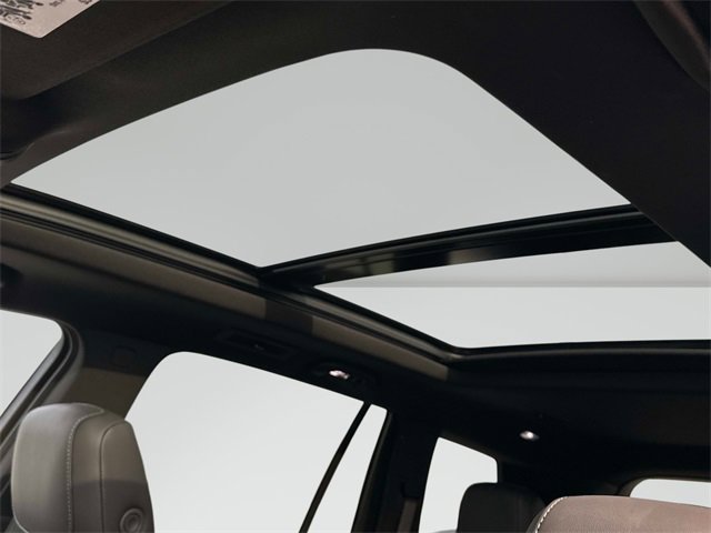 Used 2025 Cadillac XT6 Sport w/ Technology Package image 15