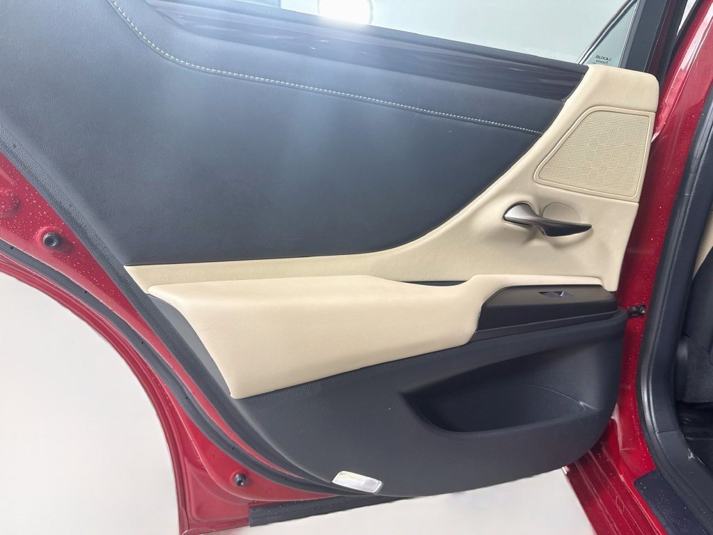 Used 2020 Lexus ES 300h w/ Premium Package FWD image 25