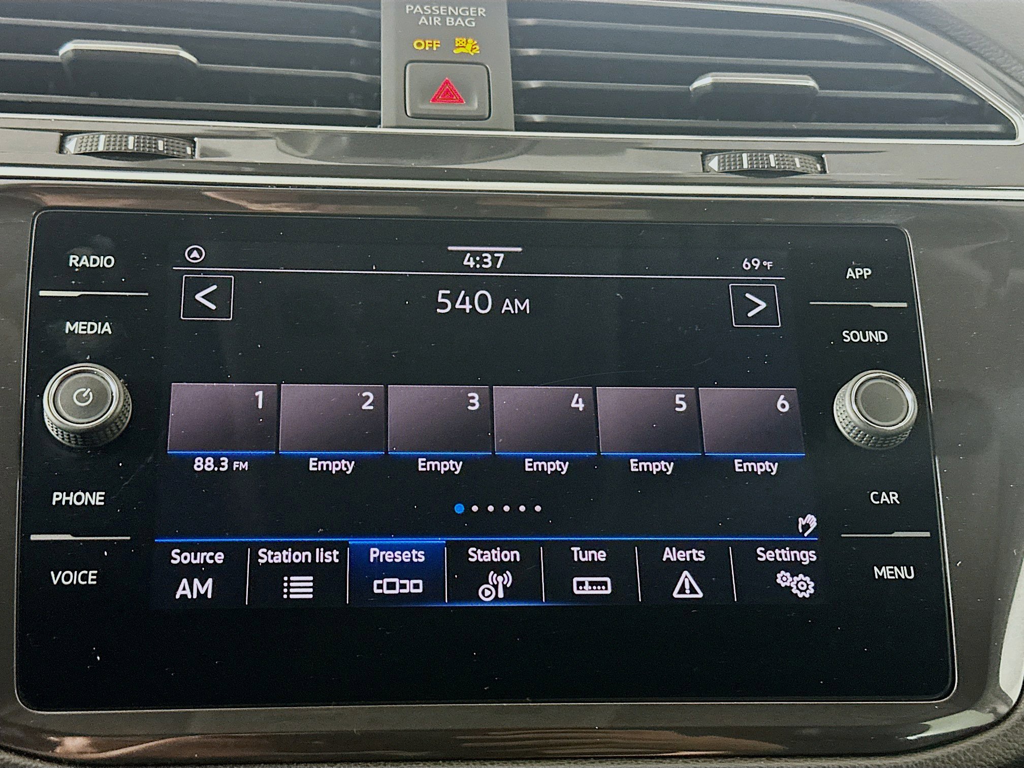 Used 2024 Volkswagen Tiguan Wolfsburg Edition image 21