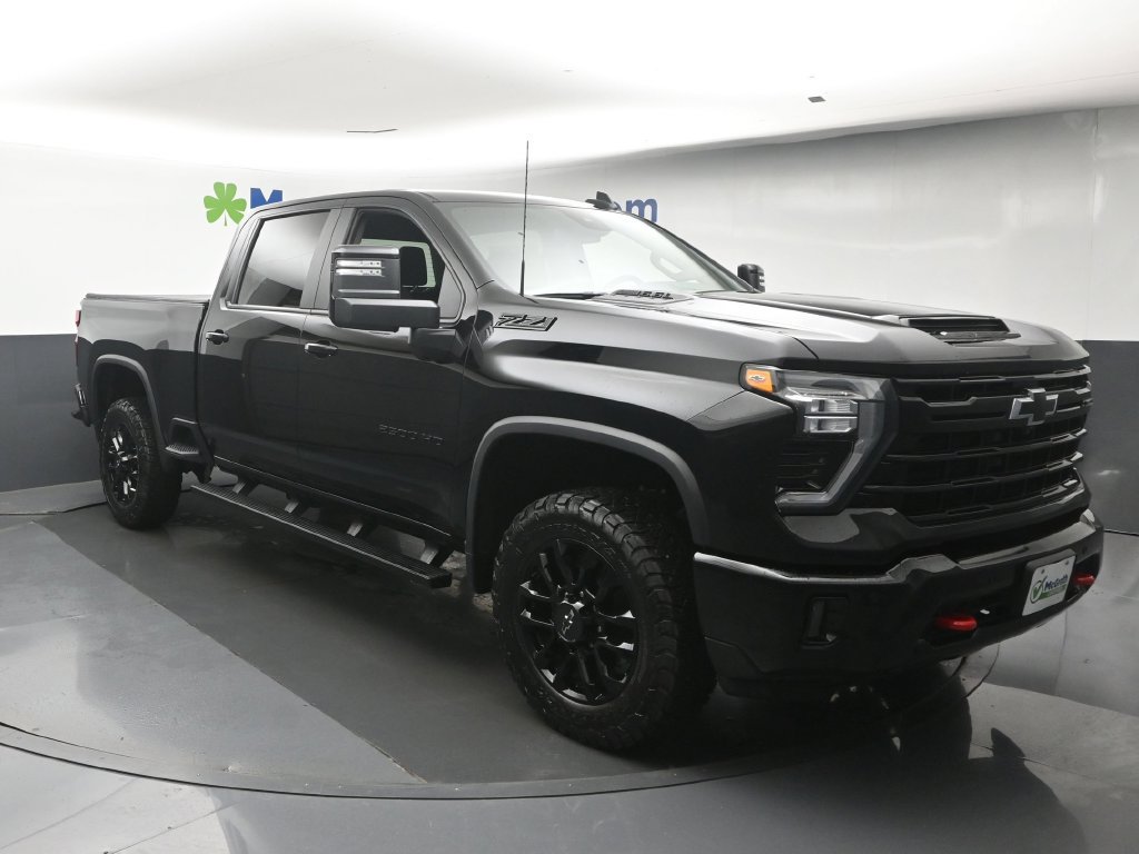 Used 2025 Chevrolet Silverado 2500 LT w/ Trail Boss Package AWD/4WD image 2