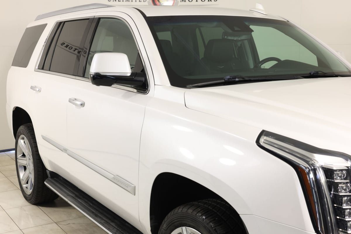 Used 2020 Cadillac Escalade Luxury AWD/4WD image 39