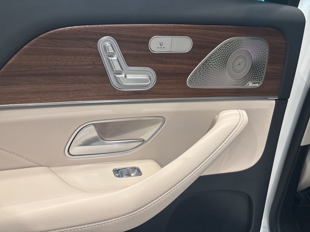 New 2026 Mercedes-Benz GLS 450 4MATIC image 15