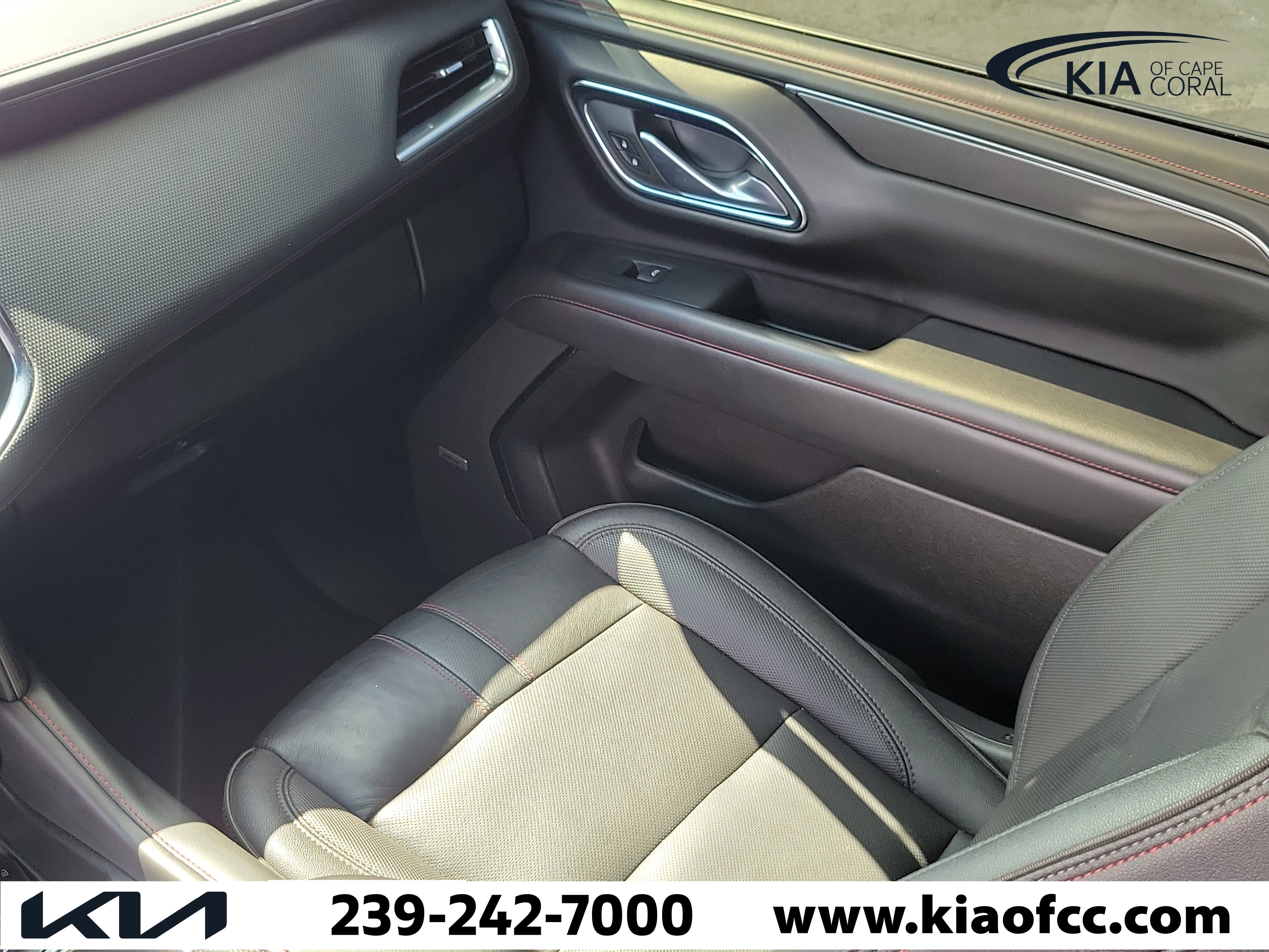 Used 2022 Chevrolet Suburban RST w/ Luxury Package AWD/4WD image 20