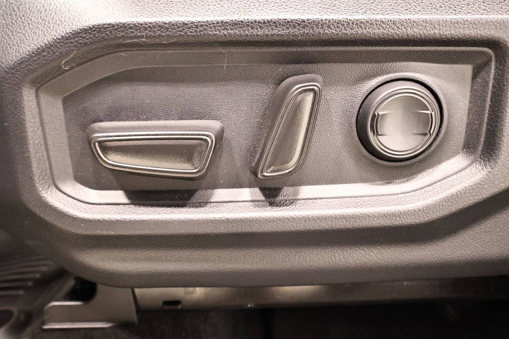 Used 2025 Toyota Tundra SR5 w/ SR5 Convenience Package AWD/4WD image 13