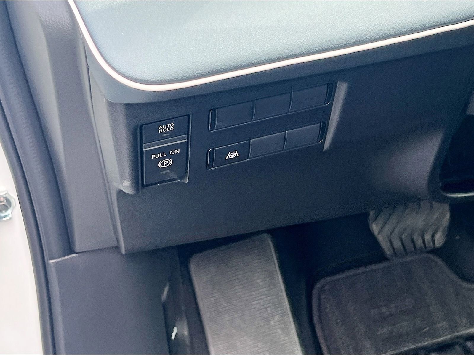 New 2026 Nissan Leaf FWD image 10