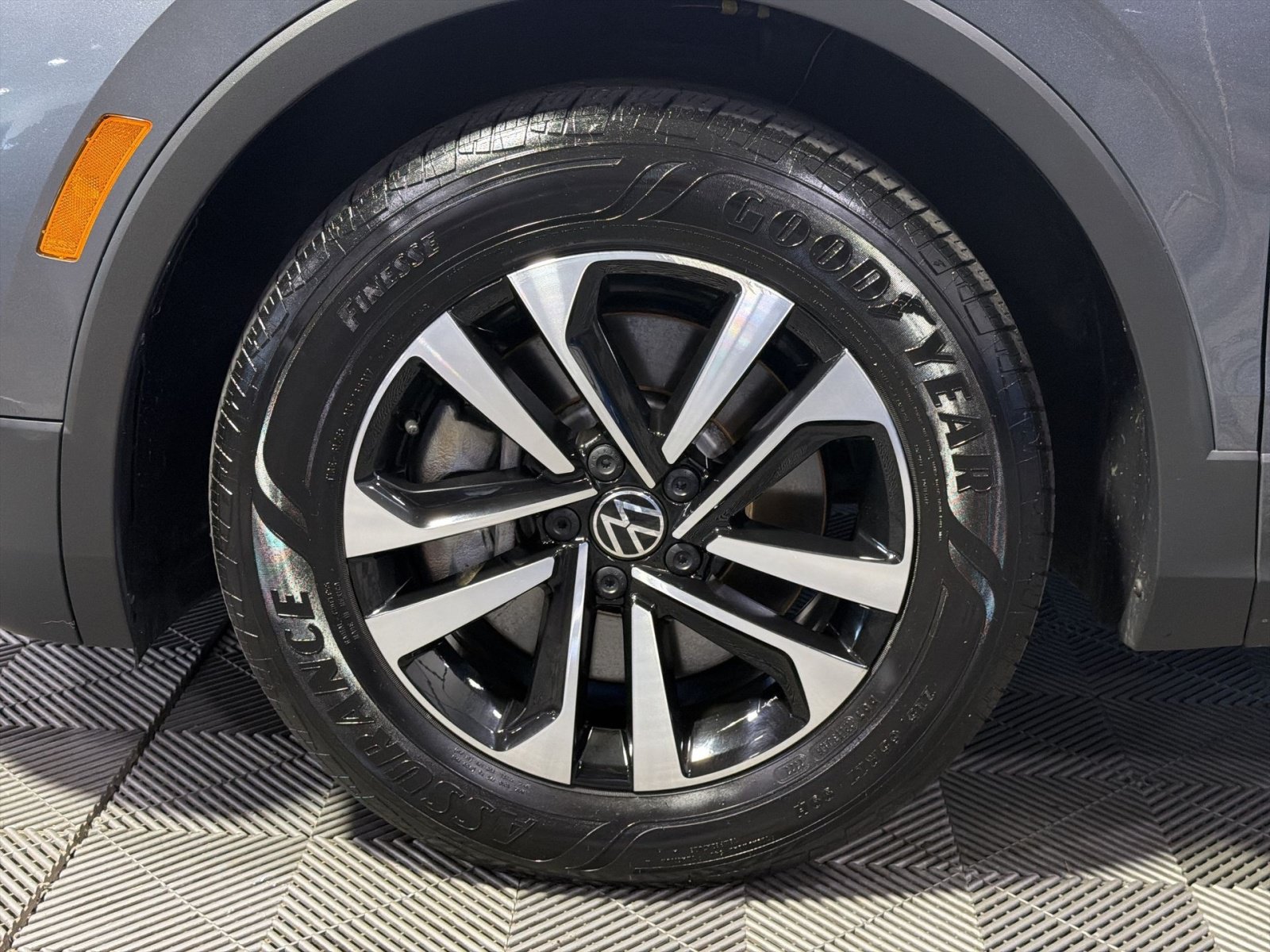 Used 2023 Volkswagen Tiguan S FWD image 16
