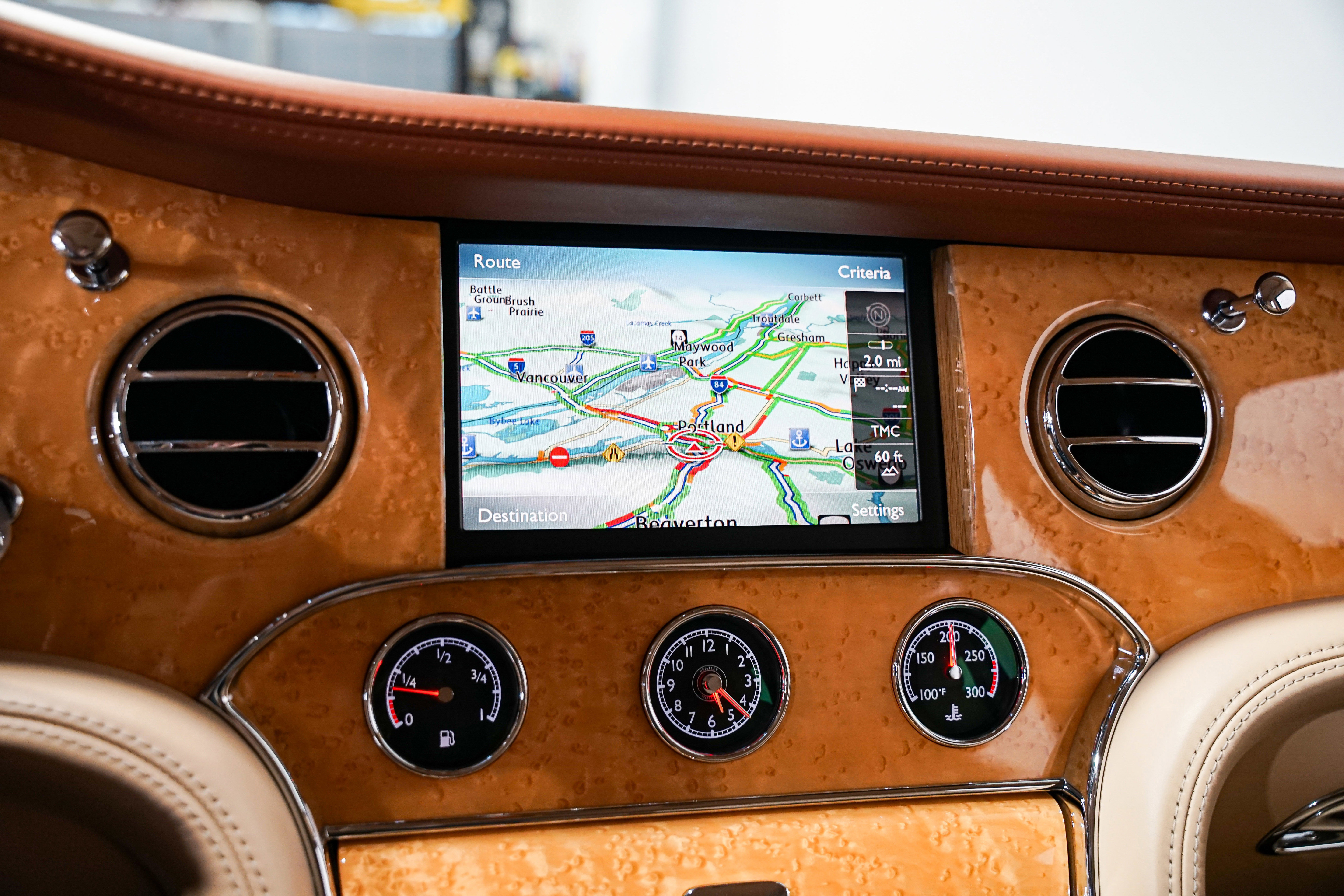 Used 2012 Bentley Mulsanne image 12