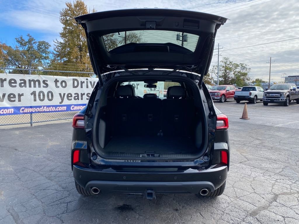 Used 2024 Ford Escape ST-Line Elite w/ Premium Technology Package image 5