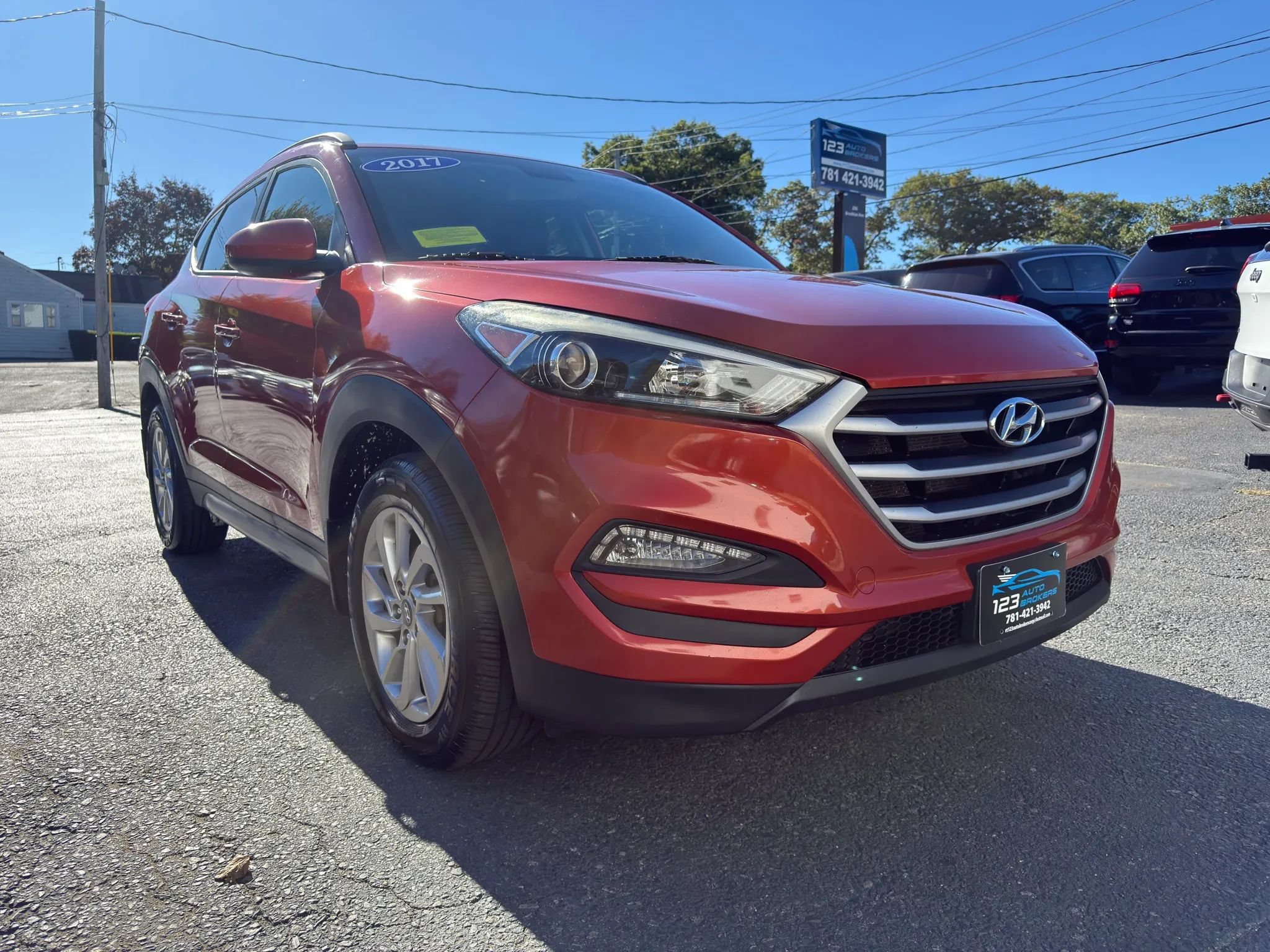 Used 2017 Hyundai Tucson SE w/ SE Popular Package 02