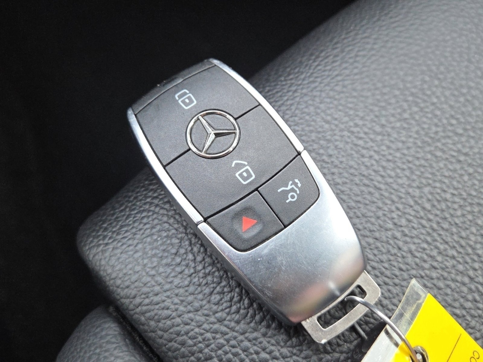Used 2024 Mercedes-Benz GLB 250 image 33