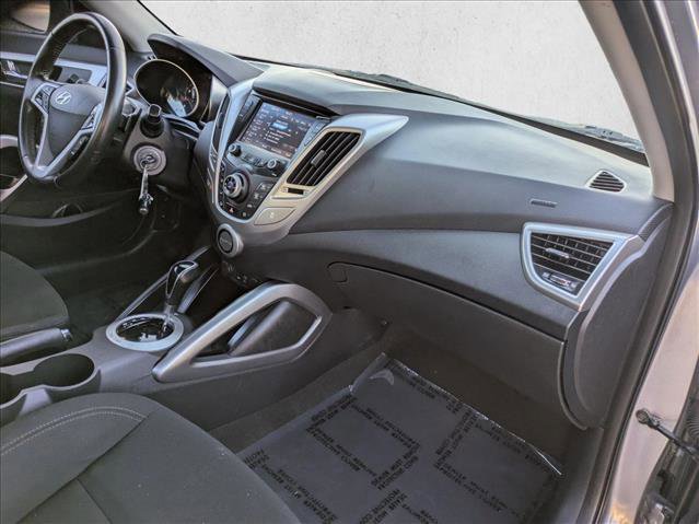 Used 2017 Hyundai Veloster image 20