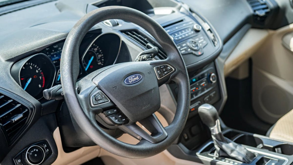 Used 2017 Ford Escape SE FWD image 28