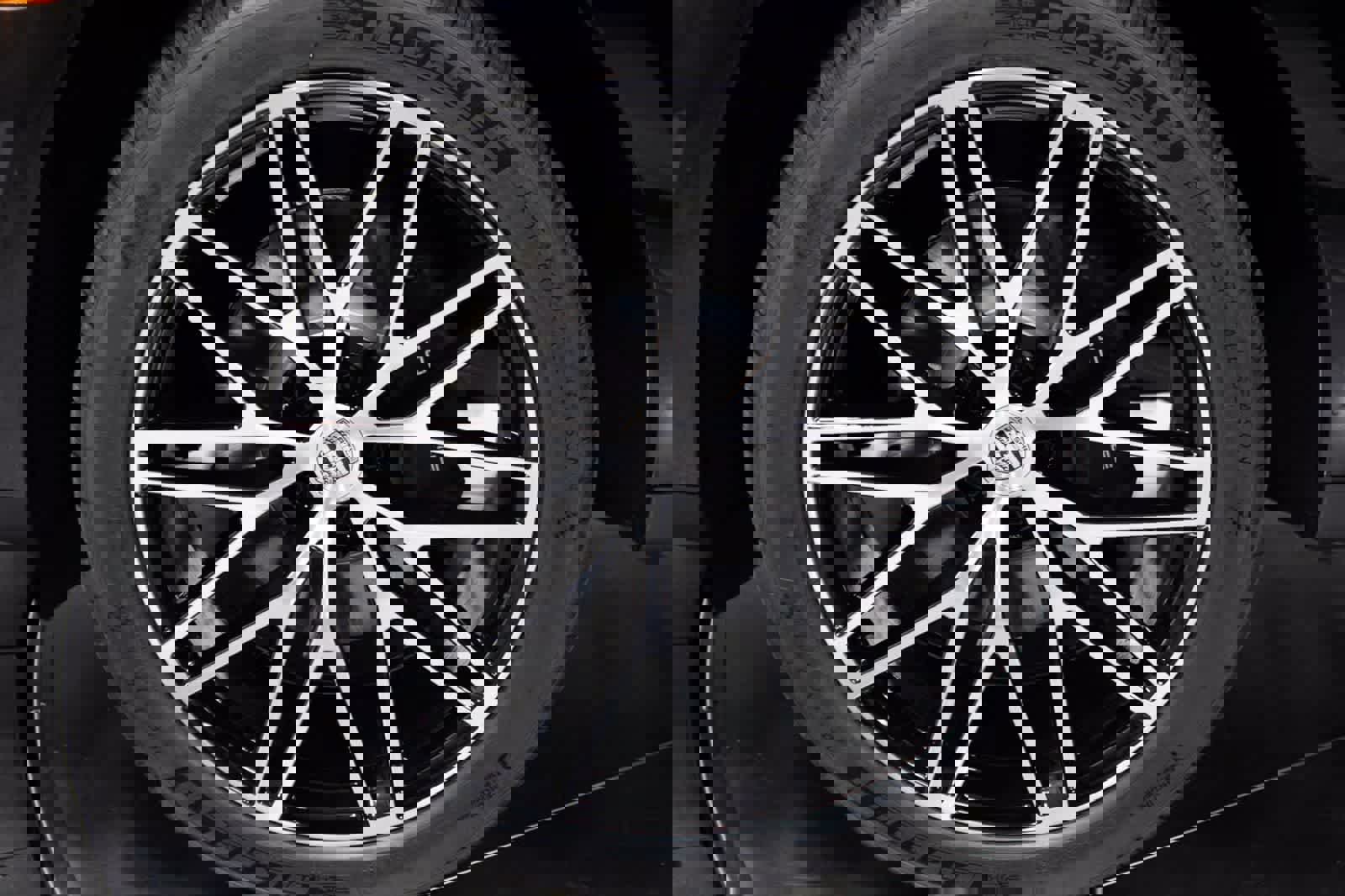 Certified 2026 Porsche Macan image 11