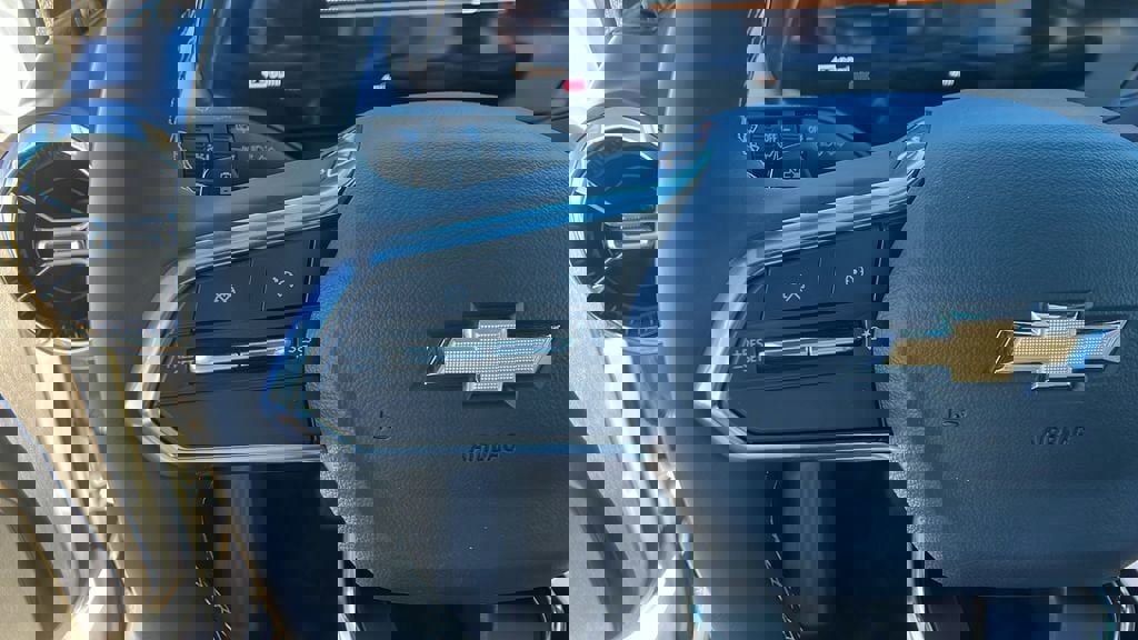 New 2026 Chevrolet Equinox EV LT image 18