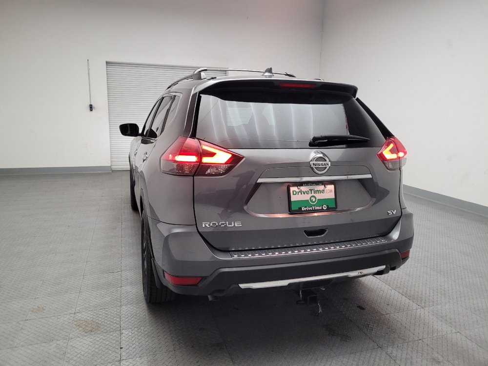Used 2017 Nissan Rogue SV w/ Midnight Edition Package image 6