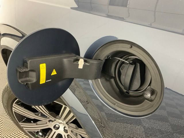 Certified 2024 Volvo XC90 T8 Ultimate w/ Protection Package Premier image 41