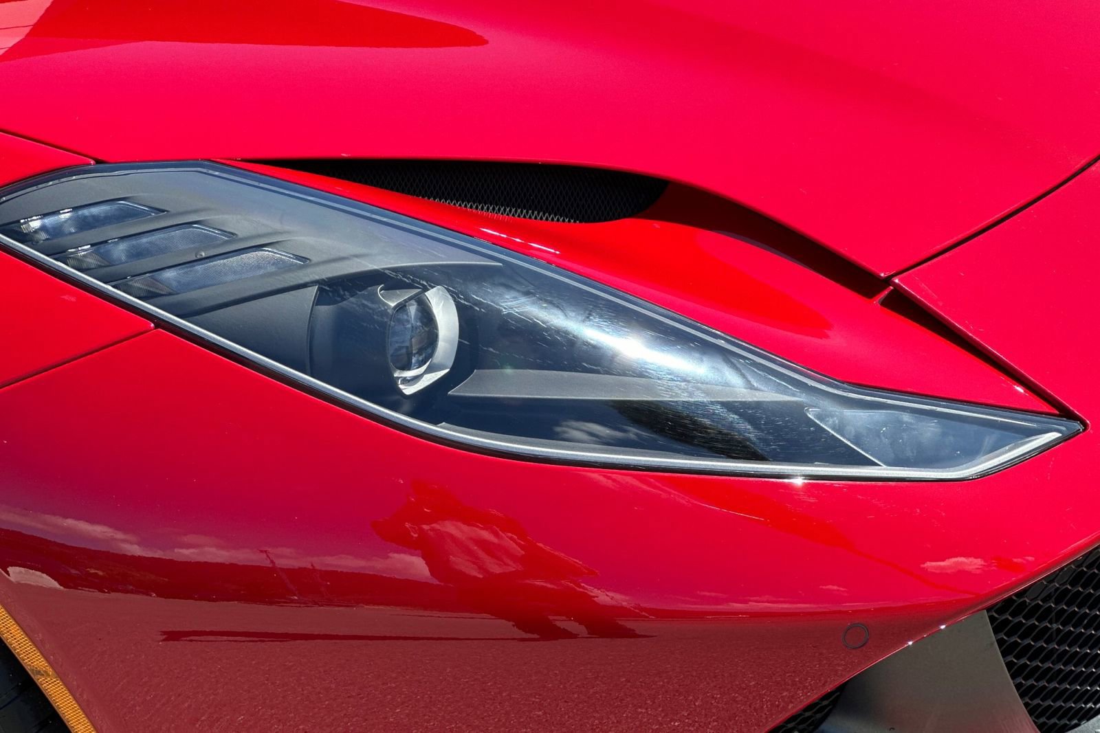 Used 2021 Ferrari 812 GTS RWD image 39