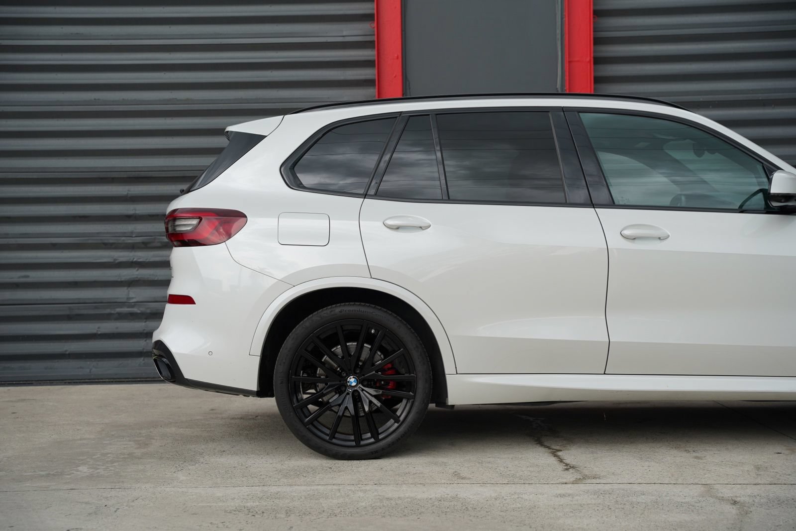 Used 2022 BMW X5 sDrive40i w/ M Sport Package RWD image 5