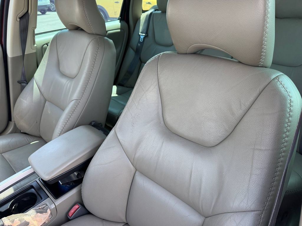 Used 2004 Volvo XC70 AWD/4WD image 13
