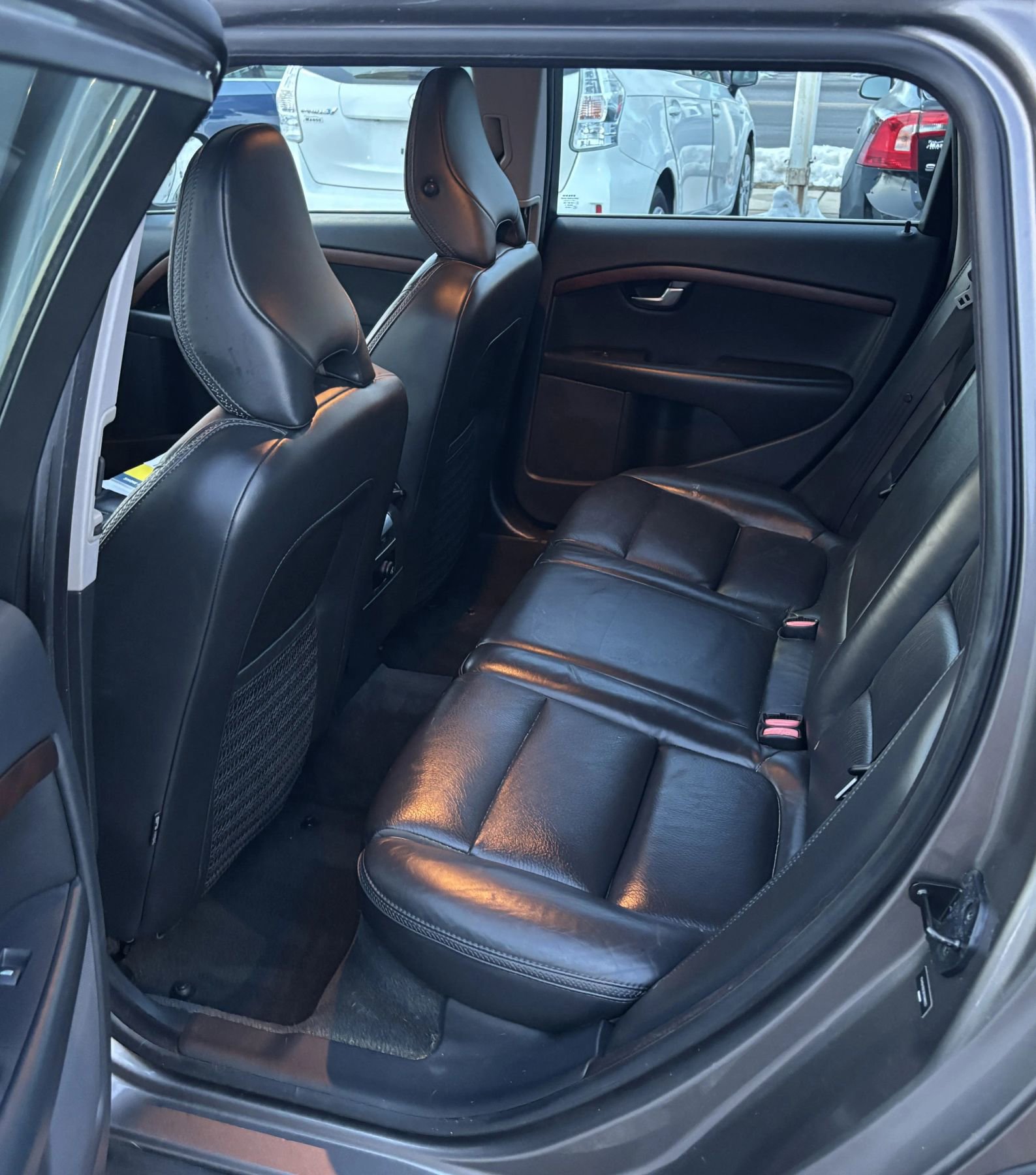 Used 2011 Volvo XC70 3.2 image 9