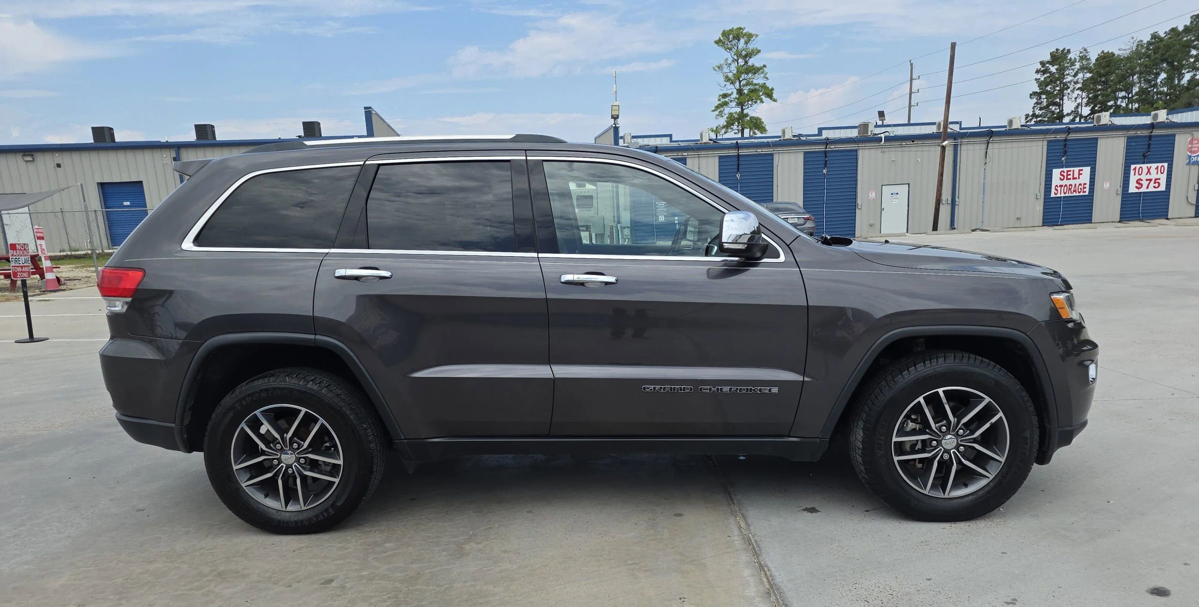 Used 2018 Jeep Grand Cherokee Limited image 9