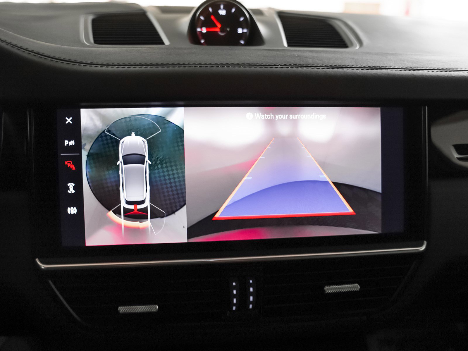 Used 2023 Porsche Cayenne S w/ Premium Package image 24