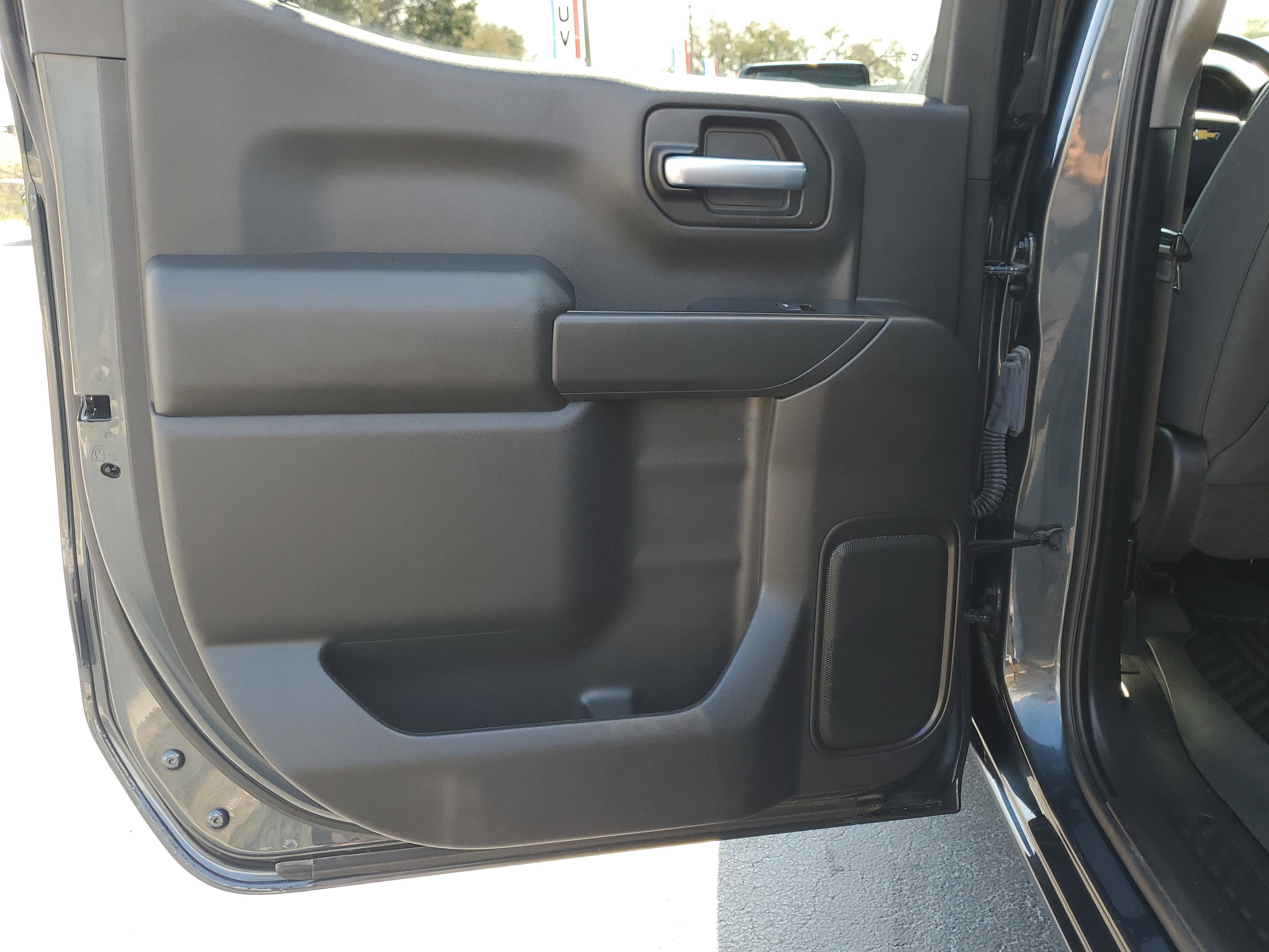 Used 2021 Chevrolet Silverado 1500 LT image 11