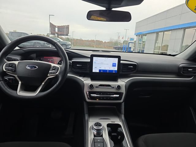 Used 2024 Ford Explorer XLT image 12