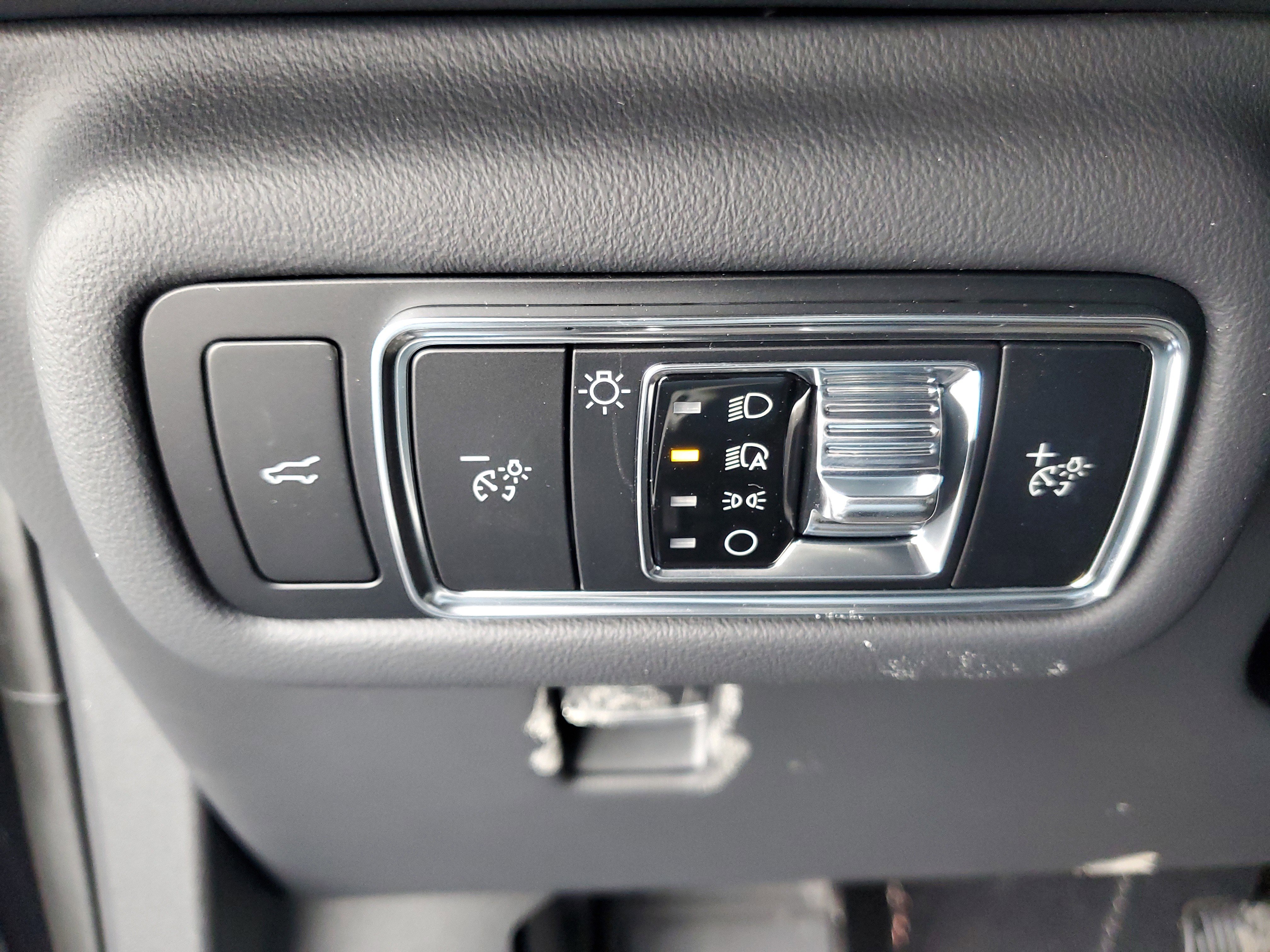 New 2026 Lincoln Nautilus Premier image 13