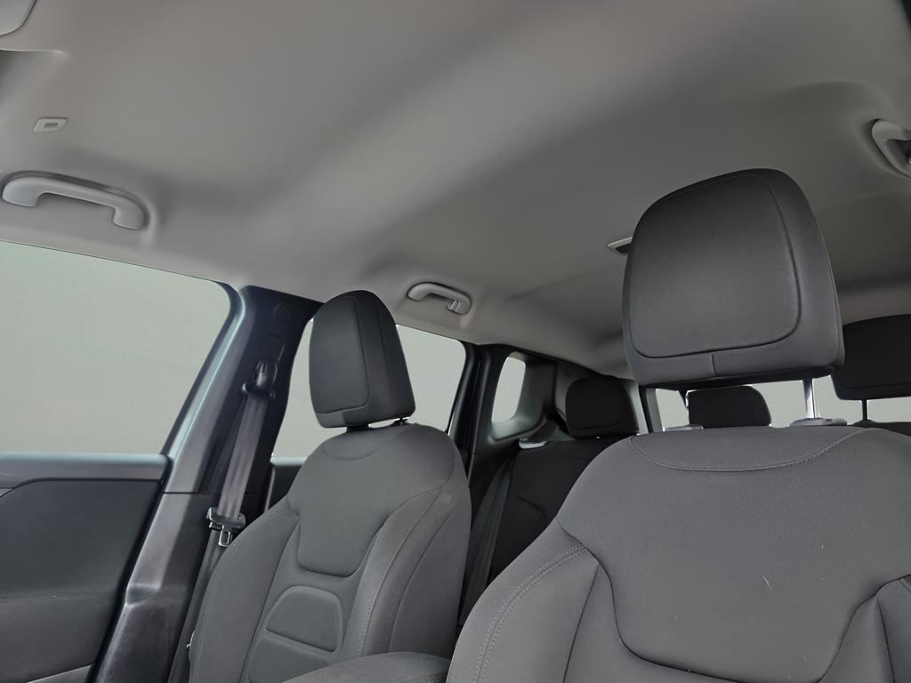 Used 2018 Jeep Renegade Latitude image 20