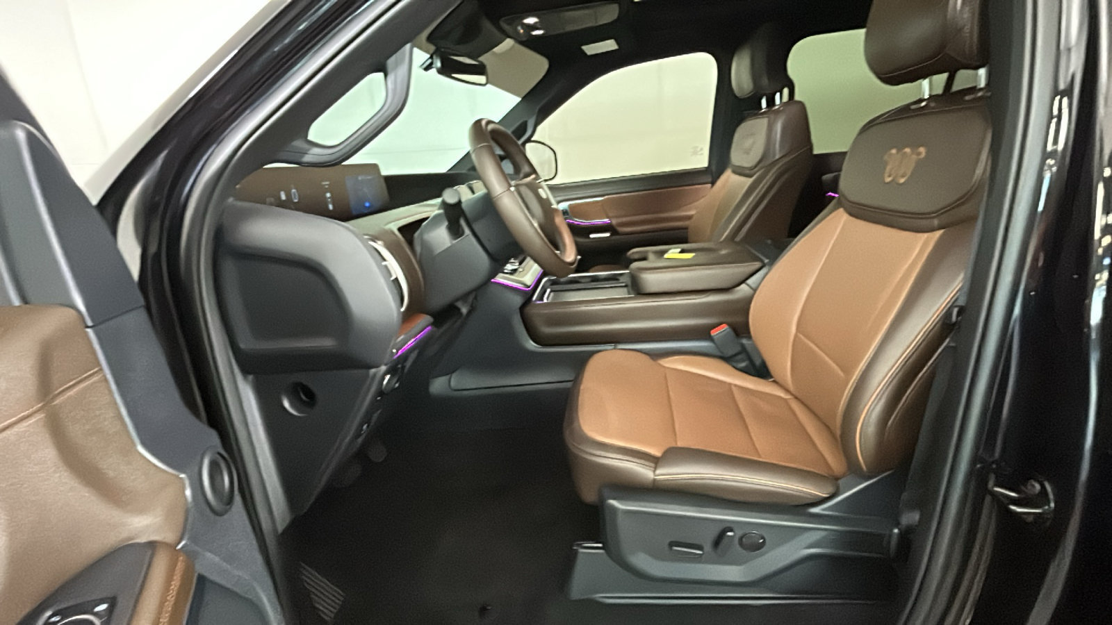 Used 2025 Ford Expedition Max King Ranch AWD/4WD image 14