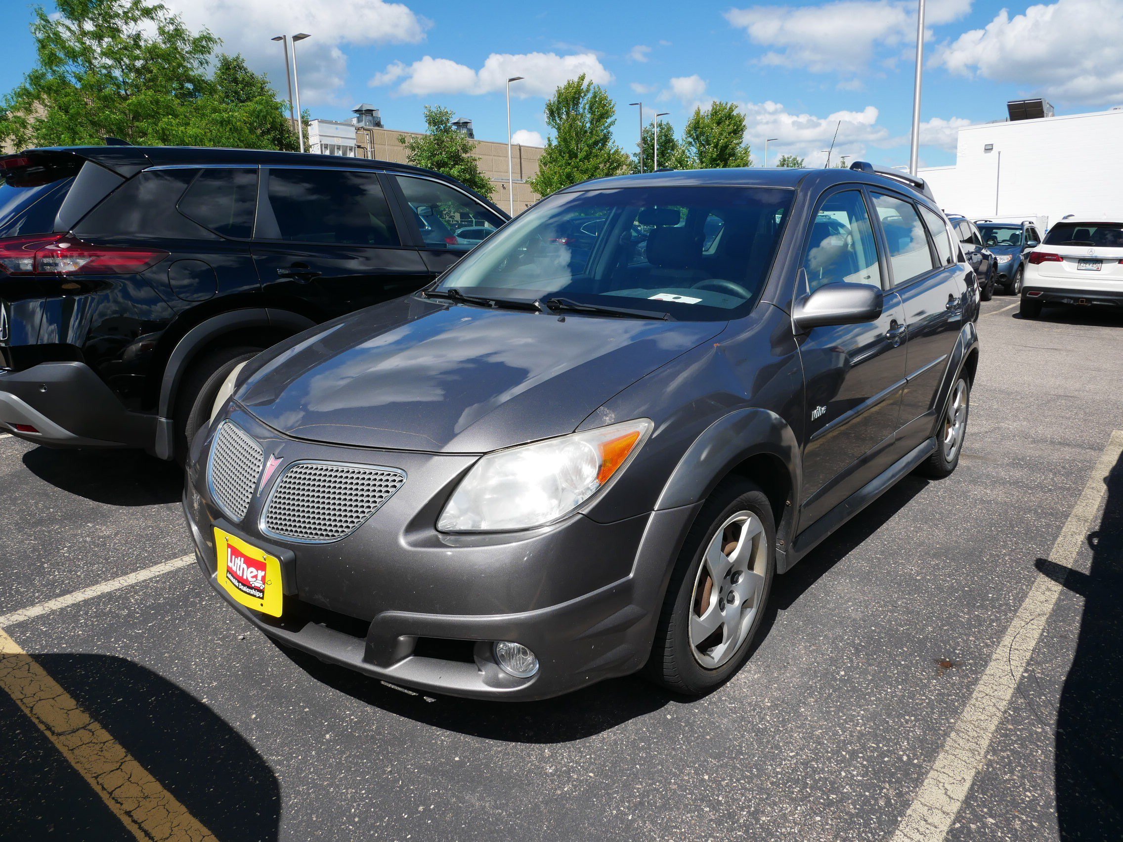 Used 2007 Pontiac Vibe w/ Sun And Sound Package FWD video 2