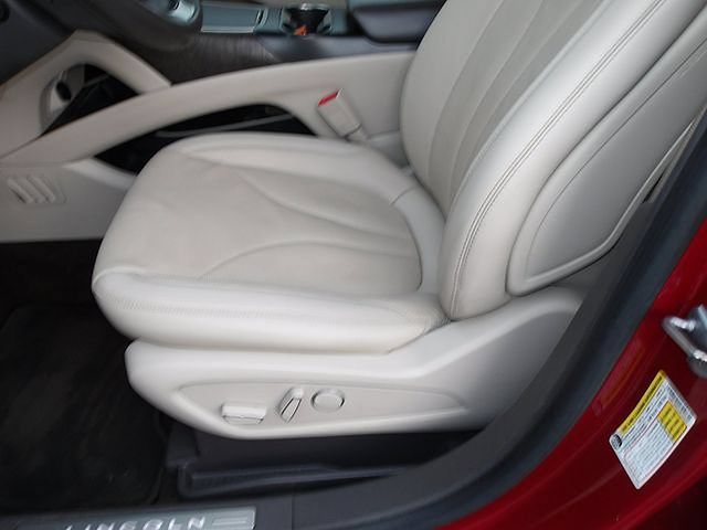 Used 2020 Lincoln Nautilus Reserve w/ Cargo Utility Package AWD/4WD image 12