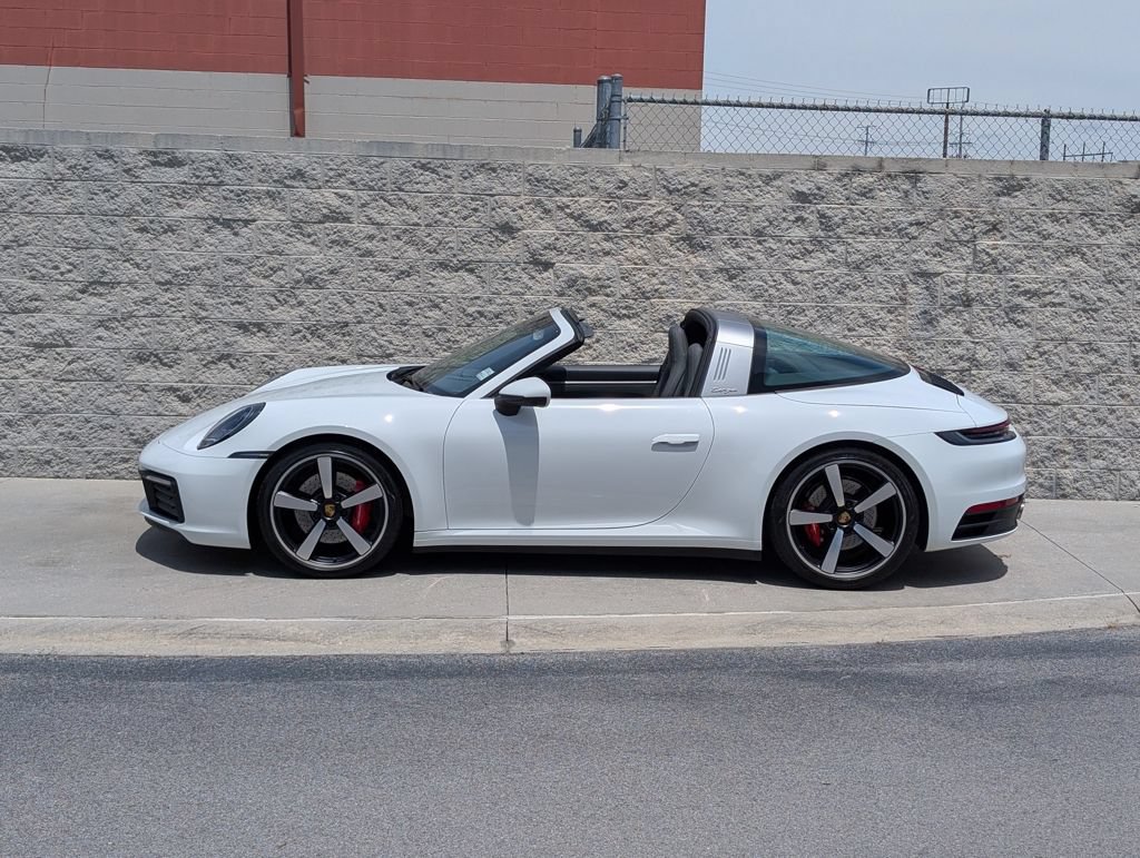 Certified 2024 Porsche 911 Targa 4S AWD/4WD image 2