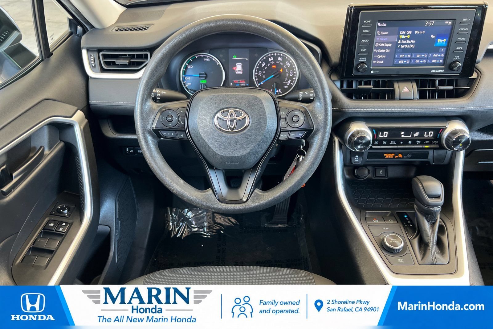 Used 2021 Toyota RAV4 LE w/ Carpet Mat Package (TMS) AWD/4WD image 16