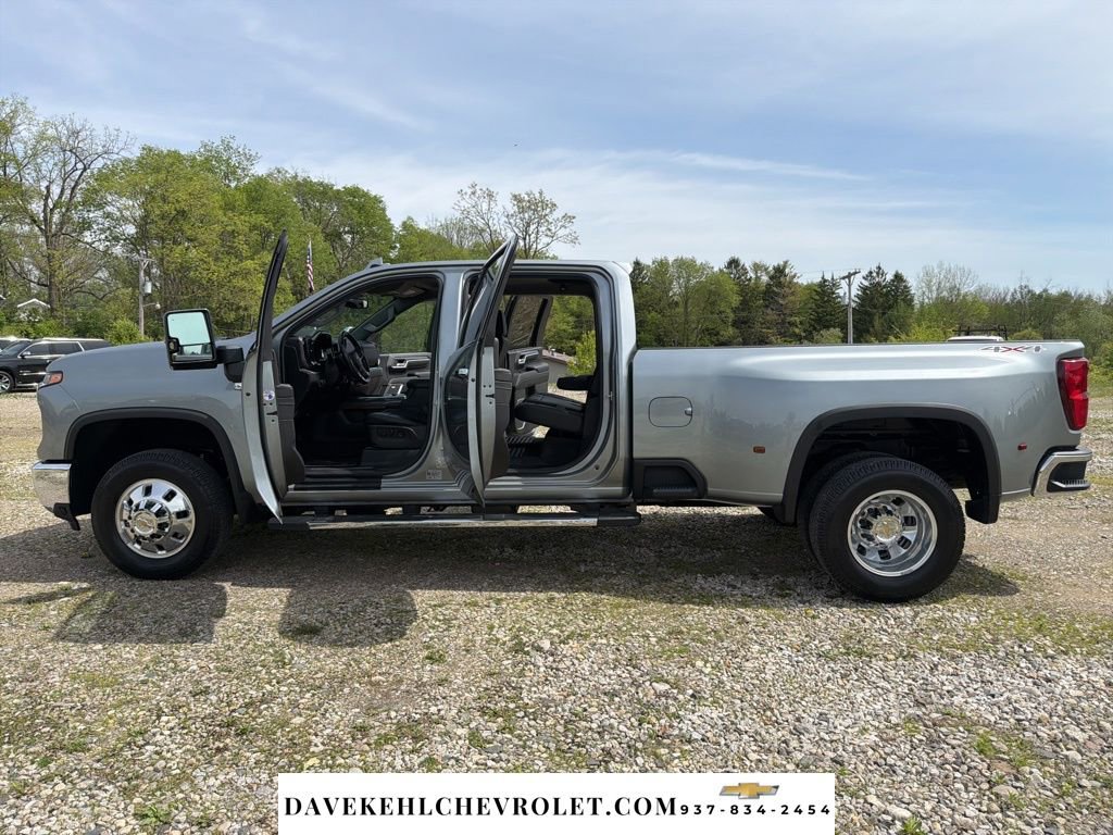 Used 2024 Chevrolet Silverado 3500 LTZ w/ LTZ Plus Package AWD/4WD image 29