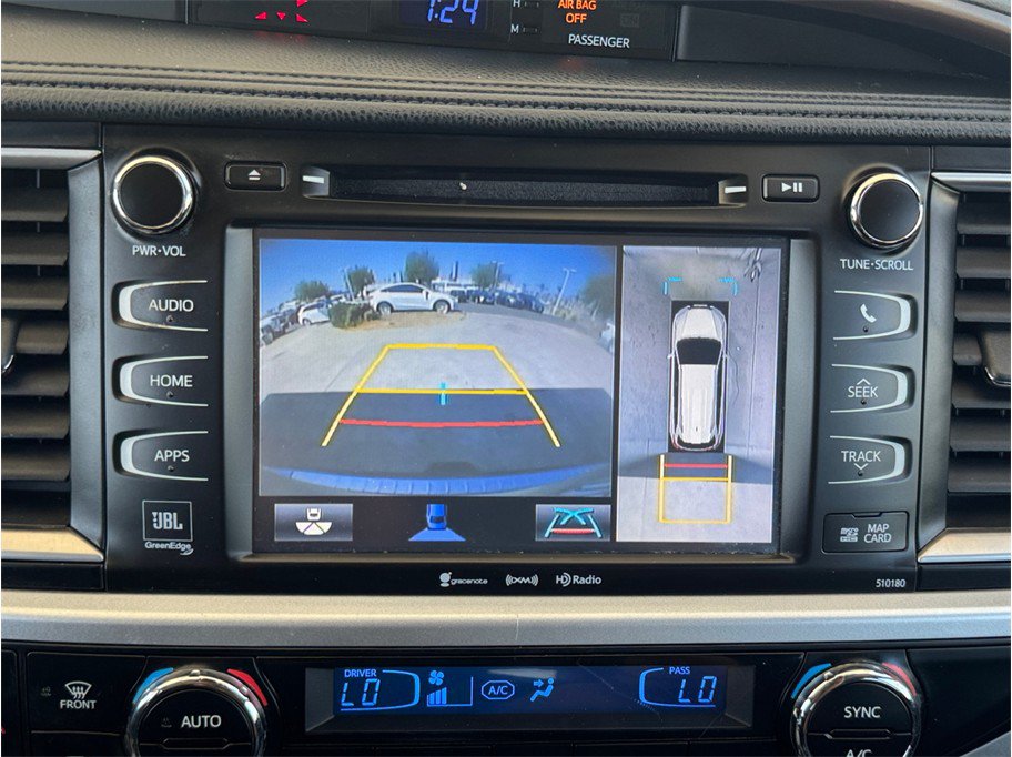 Used 2017 Toyota Highlander Limited Platinum AWD/4WD image 17