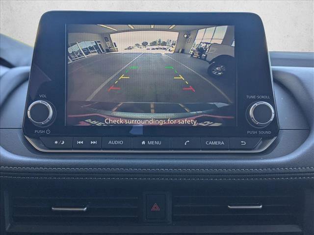 Used 2025 Nissan Rogue SV image 13