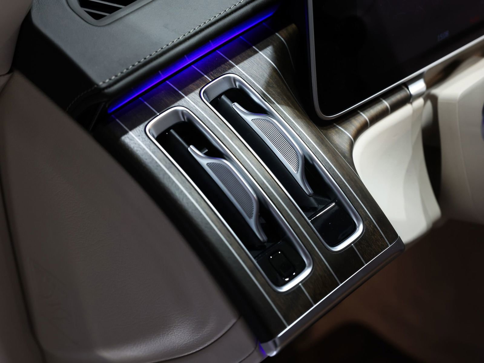 Used 2024 Mercedes-Benz Maybach S 580 4MATIC image 35