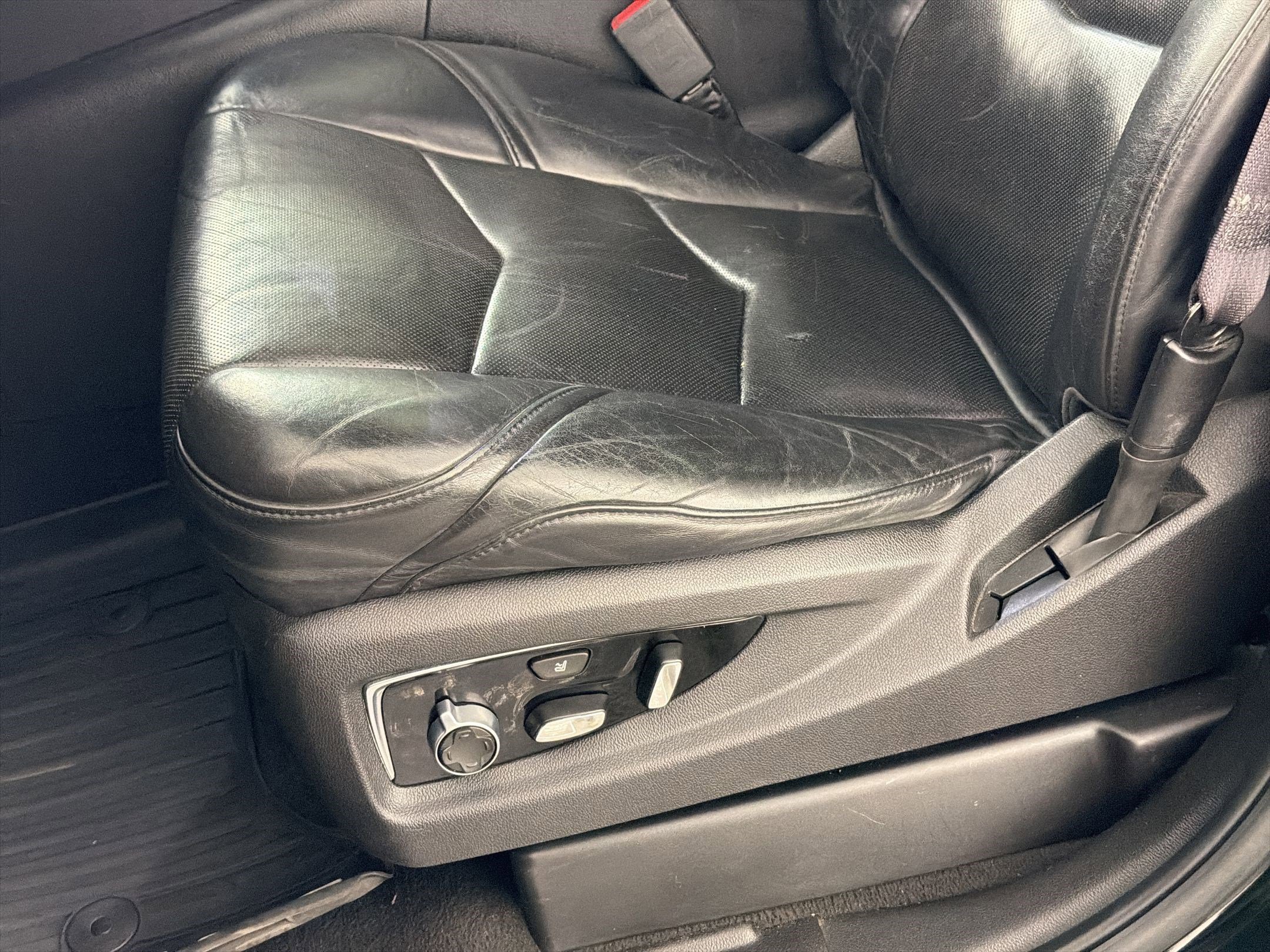 Used 2016 Cadillac Escalade Platinum image 14