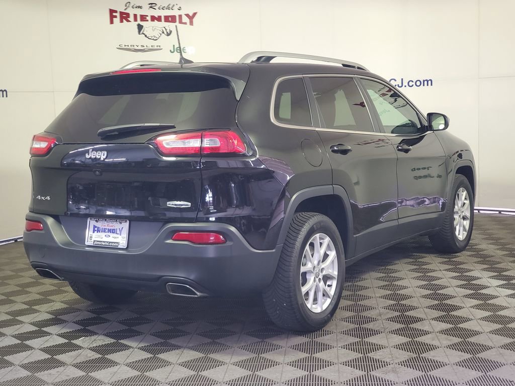 Used 2017 Jeep Cherokee Latitude w/ Cold Weather Group AWD/4WD image 3