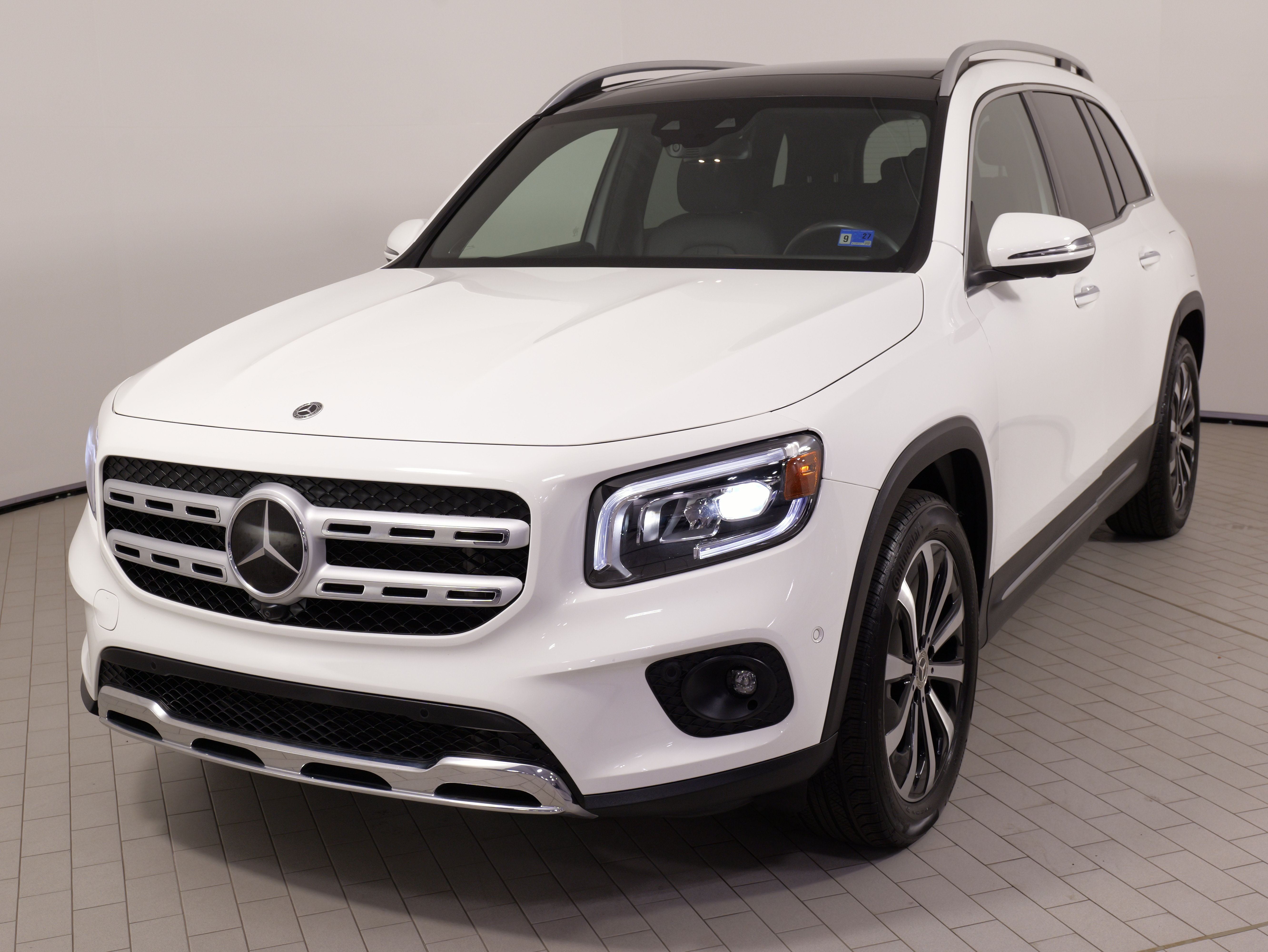 Used 2022 Mercedes-Benz GLB 250 4MATIC image 4
