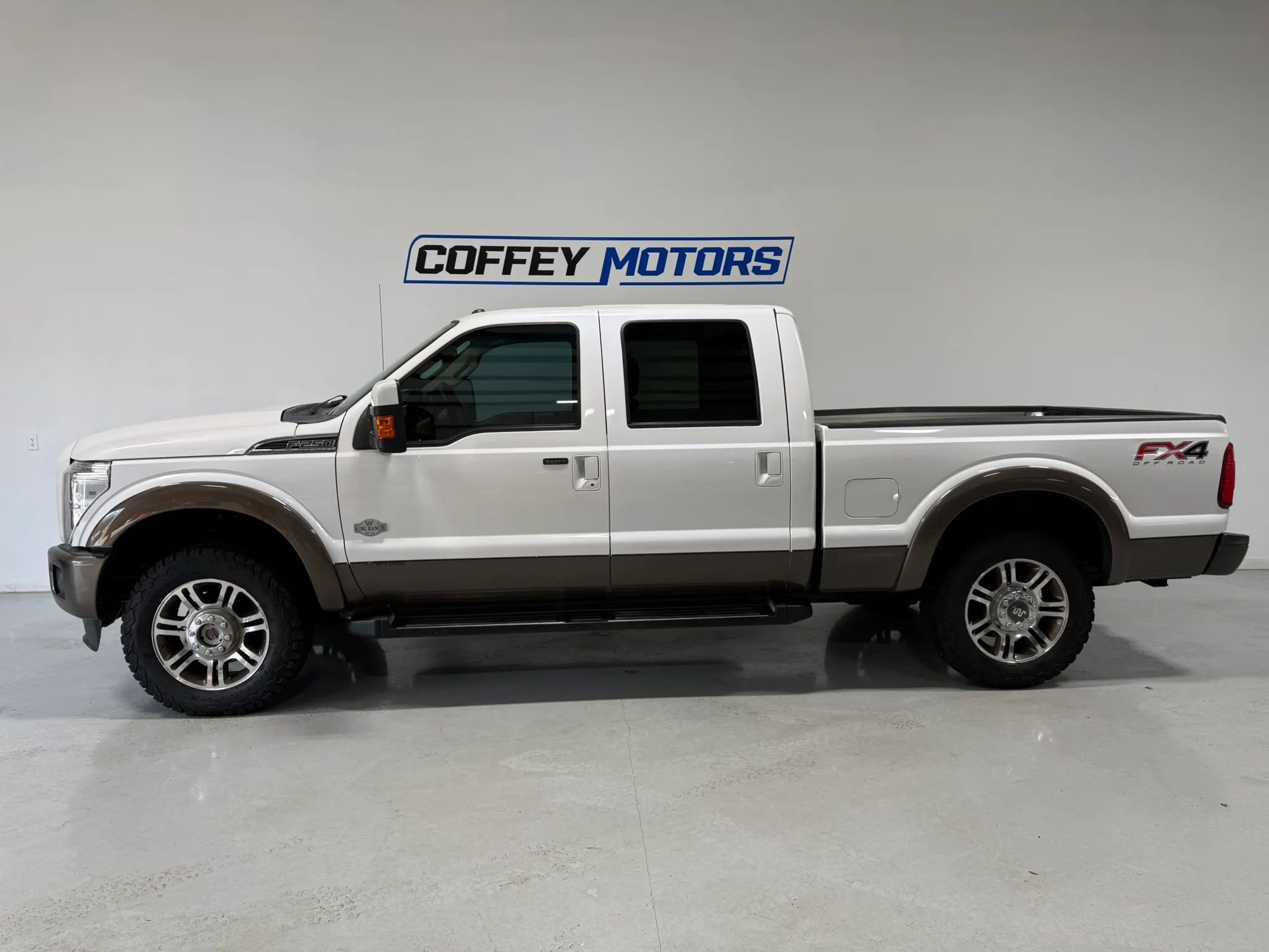 Used 2015 Ford F250 King Ranch w/ FX4 Off-Road Package AWD/4WD image 3
